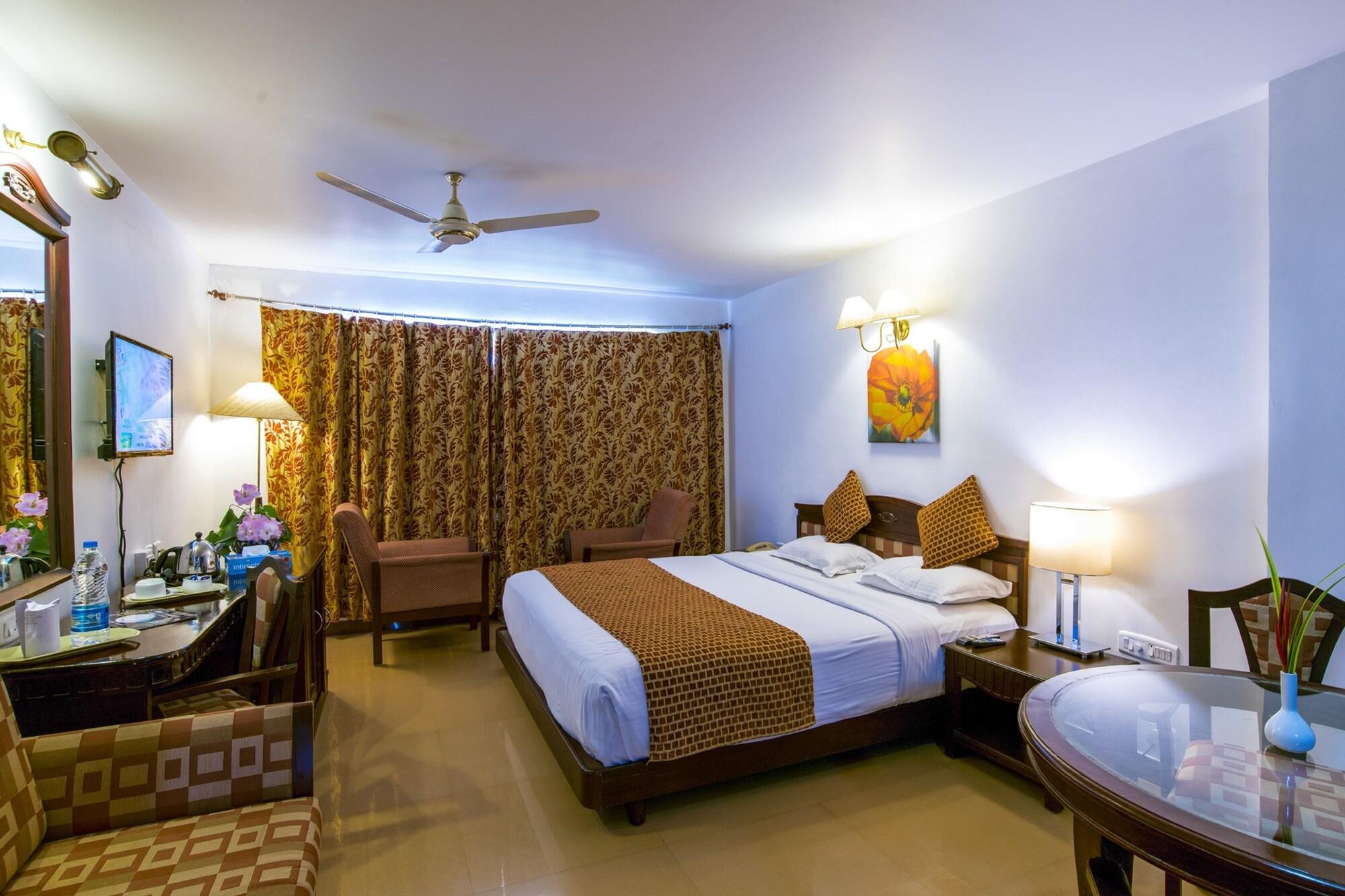 Golf View Hotels & Suites Nedumbassery Exteriör bild