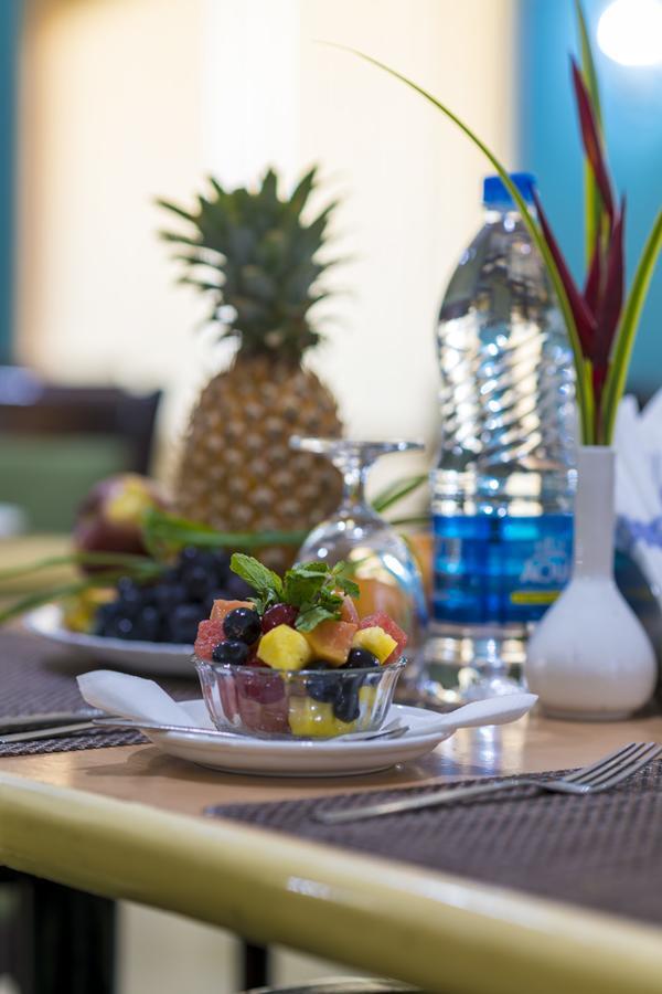 Golf View Hotels & Suites Nedumbassery Exteriör bild