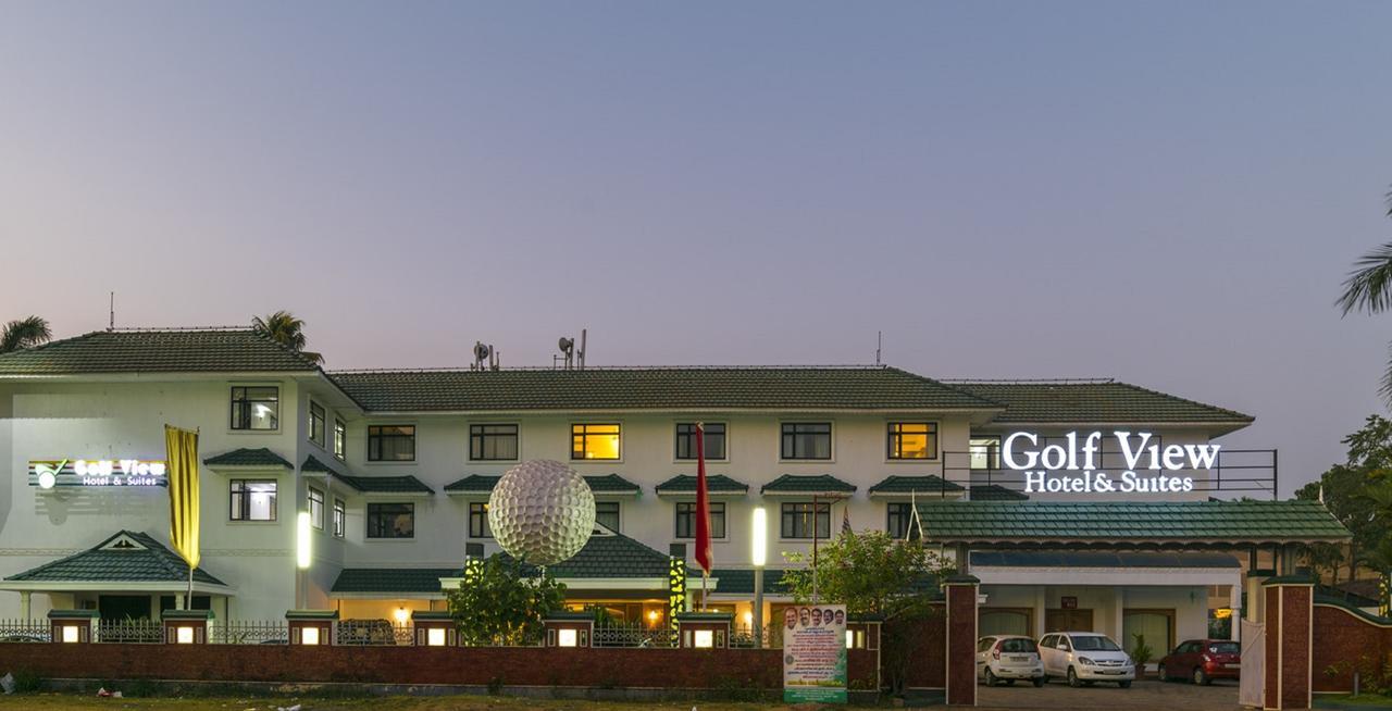 Golf View Hotels & Suites Nedumbassery Exteriör bild